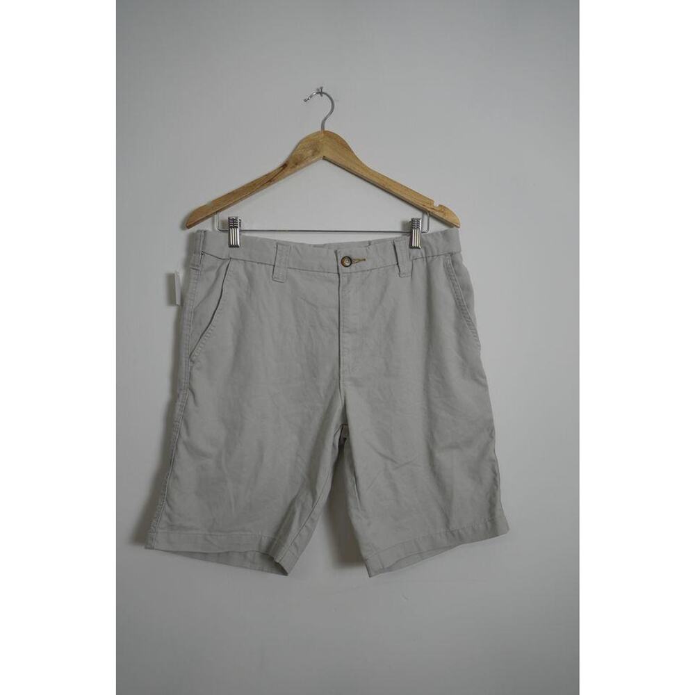 Men's Haggar Beige Chino Shorts Size 32